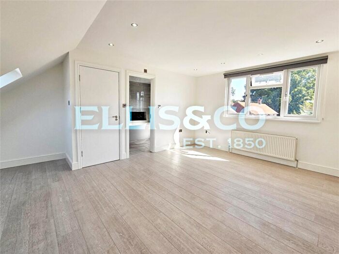 2 Bedroom Maisonette To Rent In Morecambe Gardens, Stanmore, HA7