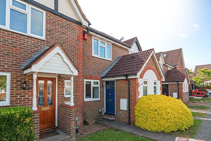 3 Bedroom Terraced House To Rent In Williamson Way, Mill End, Rickmansworth, WD3