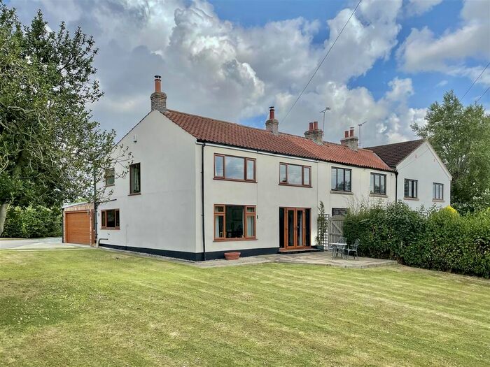 3 Bedroom Semi-Detached House For Sale In Dalton Moor, Dalton, Thirsk, YO7