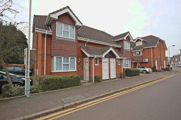 1 Bedroom Flat To Rent In Cherrington Court, Luton LU2