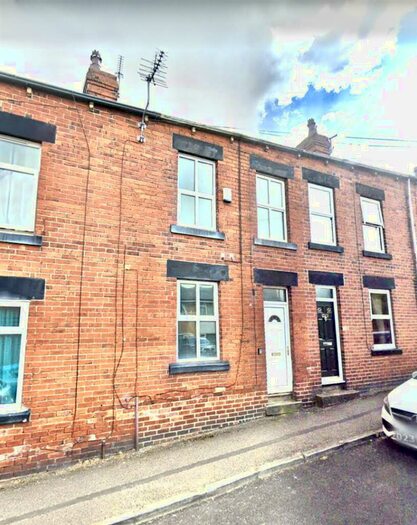 3 Bedroom House To Rent In Greenfoot Lane, Barnsley, S75