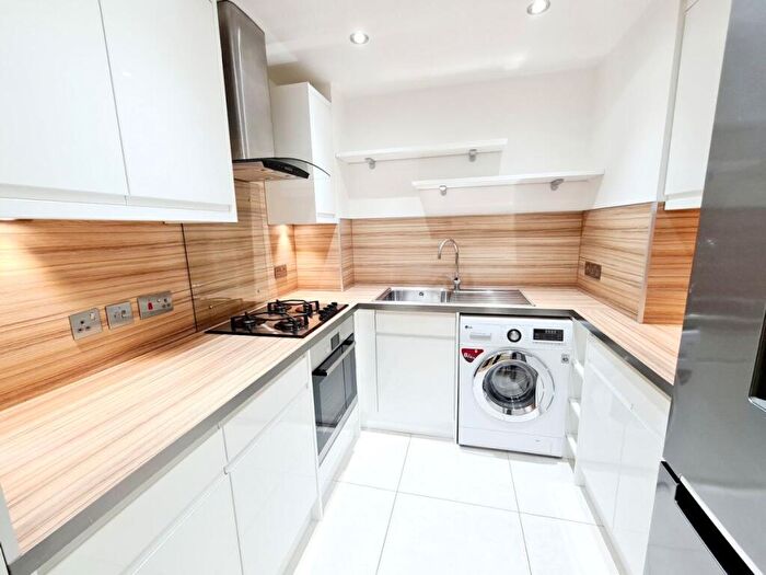 2 Bedroom Flat To Rent In Manor Garden, Holloway, N7