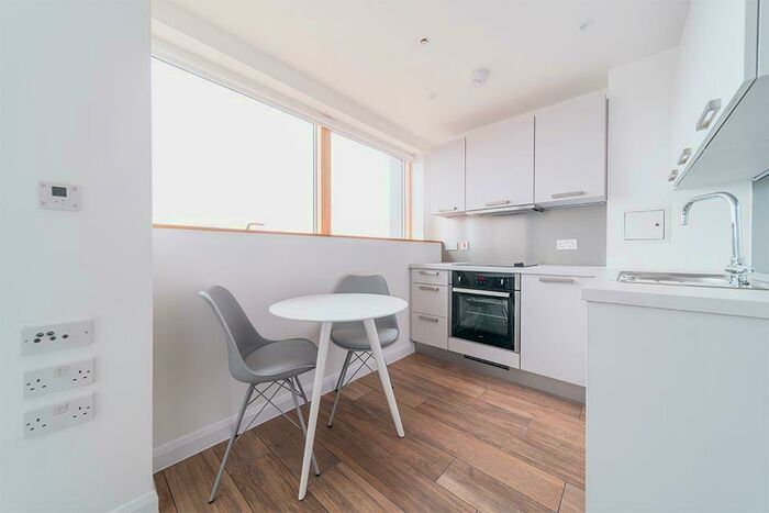 Apartment To Rent In Maidenhead, Null, SL6