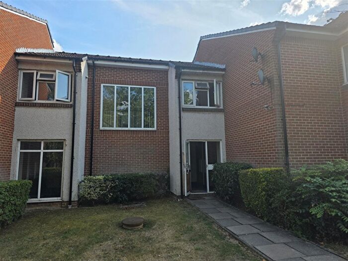 Studio To Rent In Heatherwood Drive, Hayes, UB4