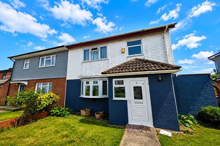 3 Bedroom Property To Rent In The Quadrant, High Wycombe, HP13