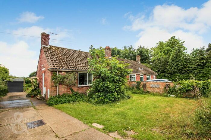 2 Bedroom Semi-Detached Bungalow To Rent In Shotesham Road, Poringland, Norwich, NR14