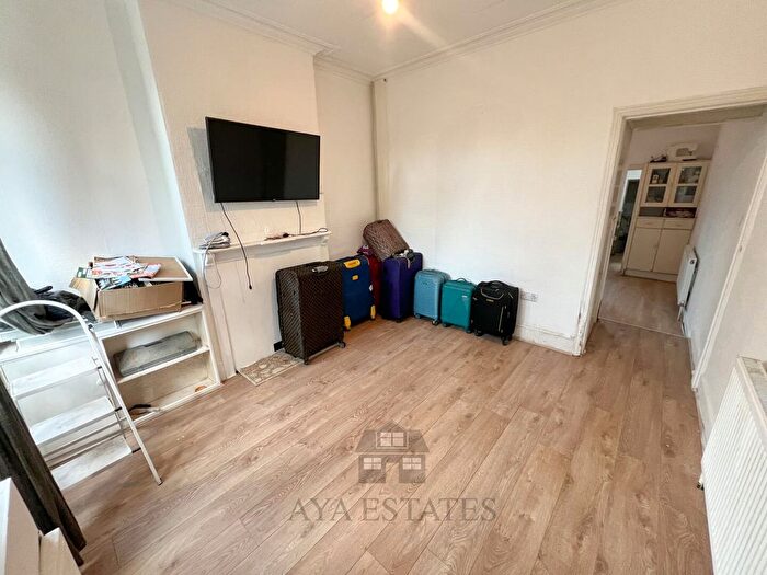2 Bedroom End Of Terrace House For Sale In Formans Road, Sparkhill, Birmingham, B11
