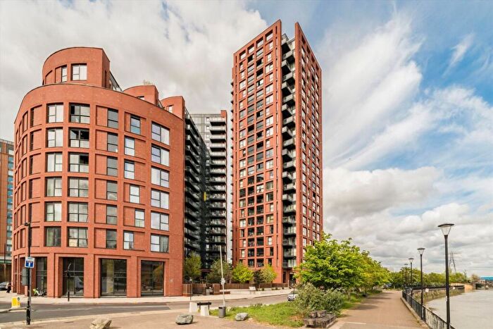 1 Bedroom Flat To Rent In Avalon Point, Orchard Wharf, E14