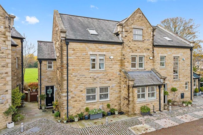 4 Bedroom Town House For Sale In Dunscar Grange, Bromley Cross, BL7