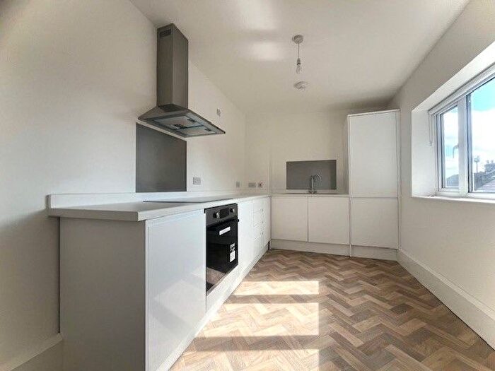 2 Bedroom Flat To Rent In Sheffield Road, Chesterfield, S41