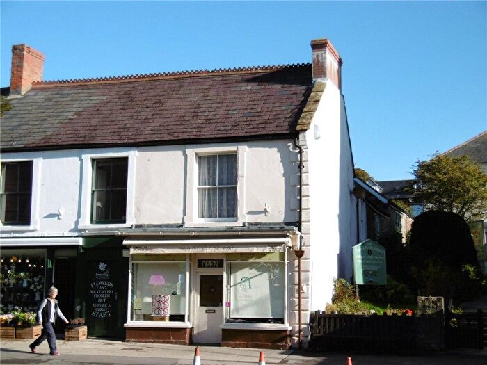 2 Bedroom Flat To Rent In East Street, Bridport, Dorset, DT6