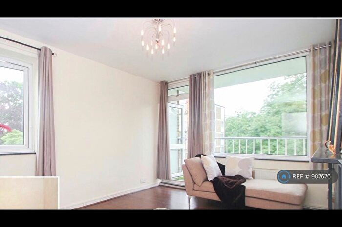 2 Bedroom Flat To Rent In Blackheath, London, SE3