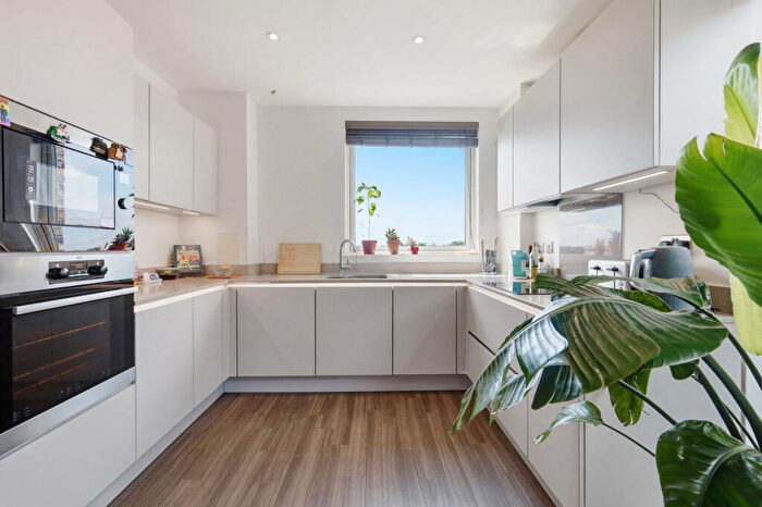 2 Bedroom Apartment For Sale In Troubridge Square, E17