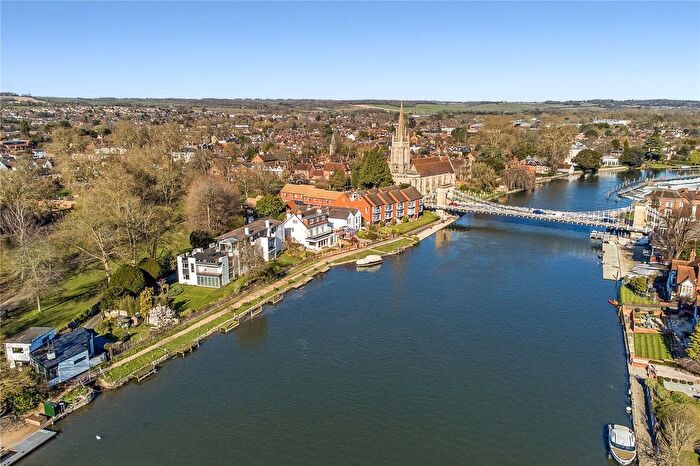 3 Bedroom Flat For Sale In Dunstable House, Riverside, Marlow, Buckinghamshire, SL7