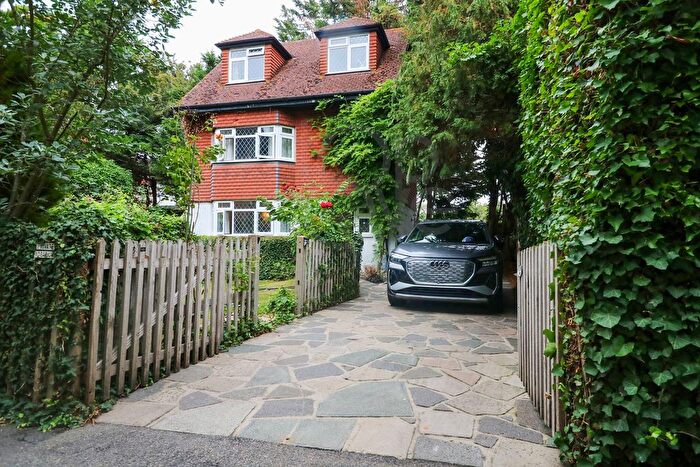 4 Bedroom Terraced House For Sale In Magpie Hall Lane, Bromley, BR2