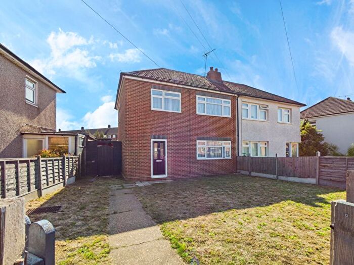 3 Bedroom Semi-Detached House For Sale In Hall Crescent, Aveley, RM15