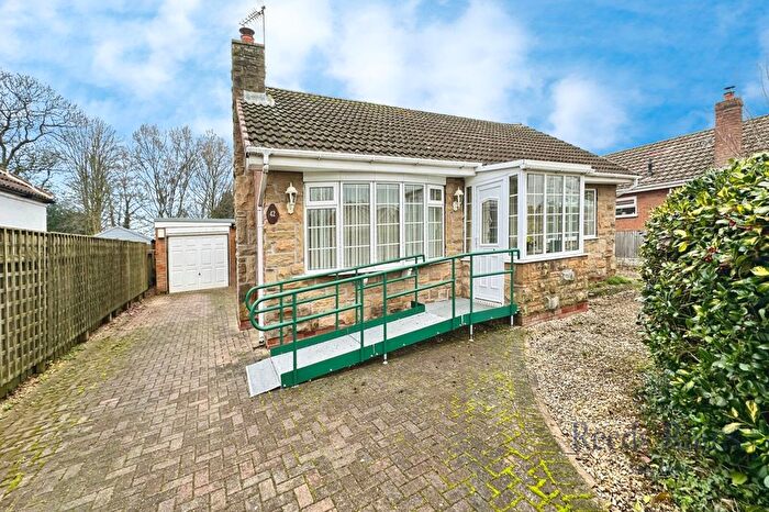2 Bedroom Bungalow For Sale In Hawthorn Drive, Barlby, Selby, North Yorkshire, YO8