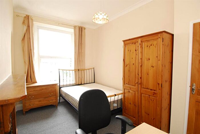 3 Bedroom Flat To Rent In North Road East, Apt, Plymouth, PL4