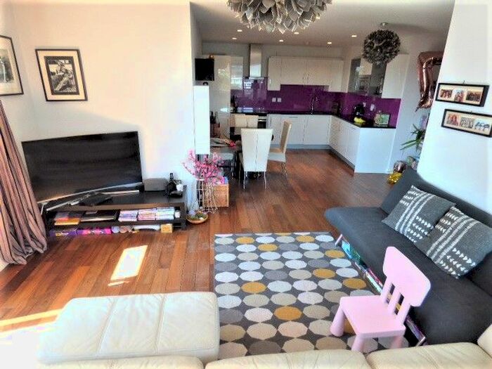 2 Bedroom Flat To Rent In Leamore Court, Meath Crescent, London, E2