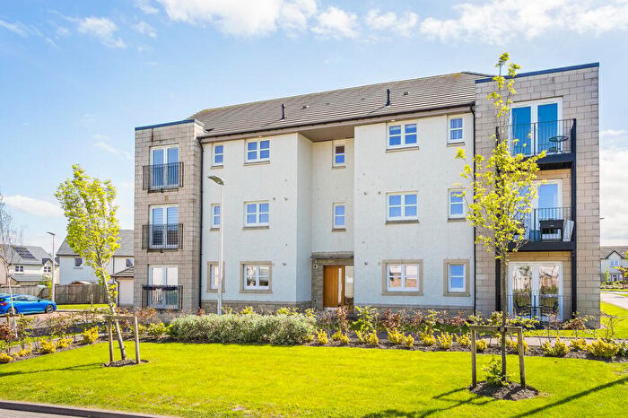 2 Bedroom Flat For Sale In Snibble Gardens, Uphall Station, Livingston, EH54