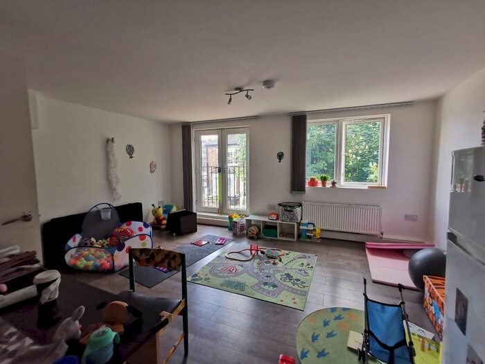 1 Bedroom Flat To Rent In B Vale Terrace, London, N4