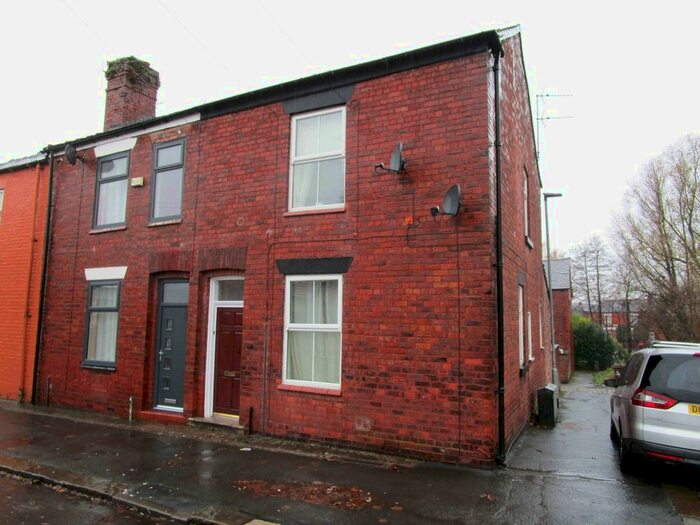 1 Bedroom Flat To Rent In Union Street, Tyldesley, Greater Manchester, M29