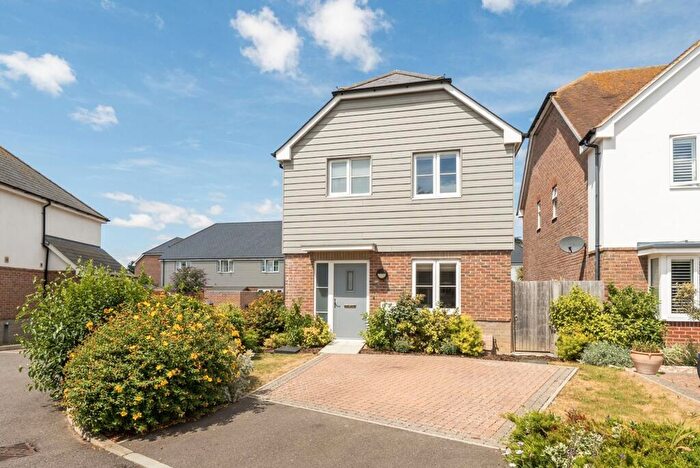 3 Bedroom Detached House For Sale In Kings Close, Yapton, BN18