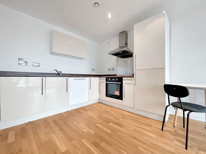 1 Bedroom Flat To Rent In Aruba, Gotts Road, Leeds City Centre, LS12