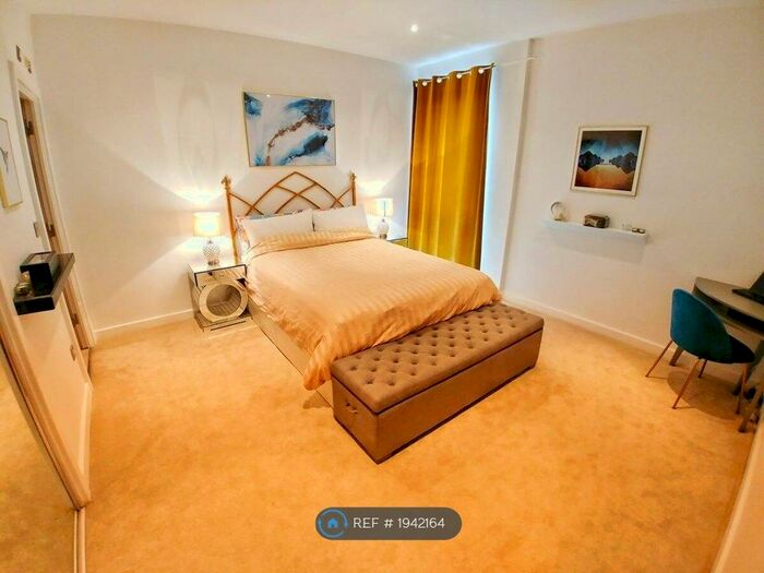 2 Bedroom Flat To Rent In The Base, Birmingham, B16