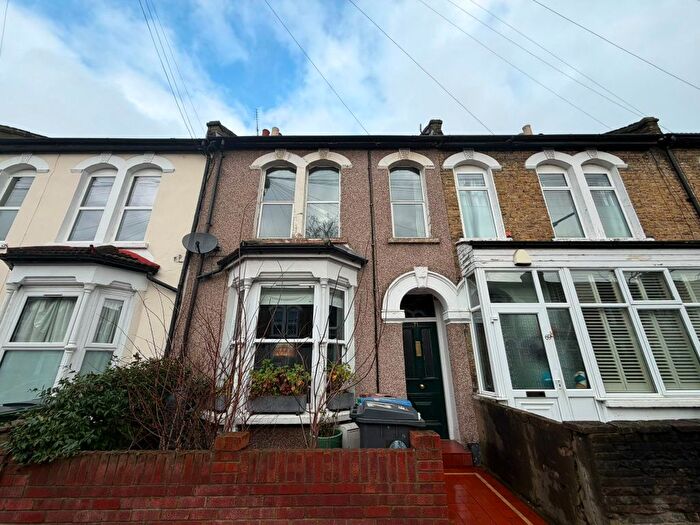 1 Bedroom Flat To Rent In Hazelwood Road, E17