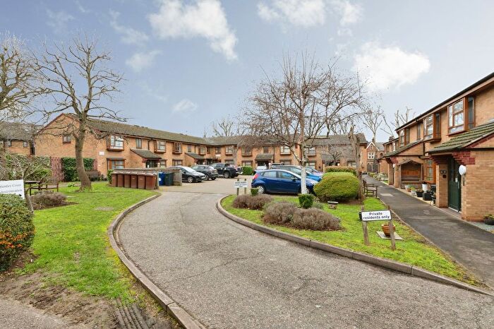 1 Bedroom Flat For Sale In Palmers Drive, Grays, Essex, RM17