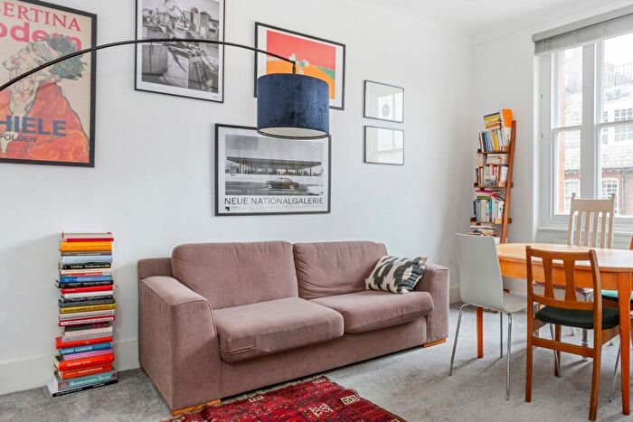 2 Bedroom Apartment To Rent In Pleasant Place, Islington, London, N1