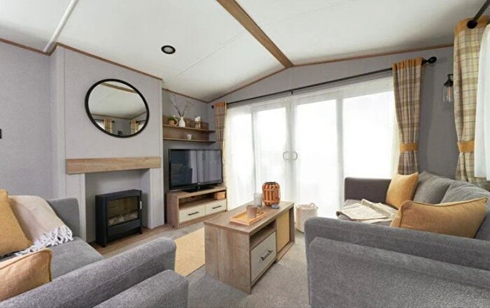 2 Bedroom Mobile/park Home For Sale In Horsey, Great Yarmouth, NR29