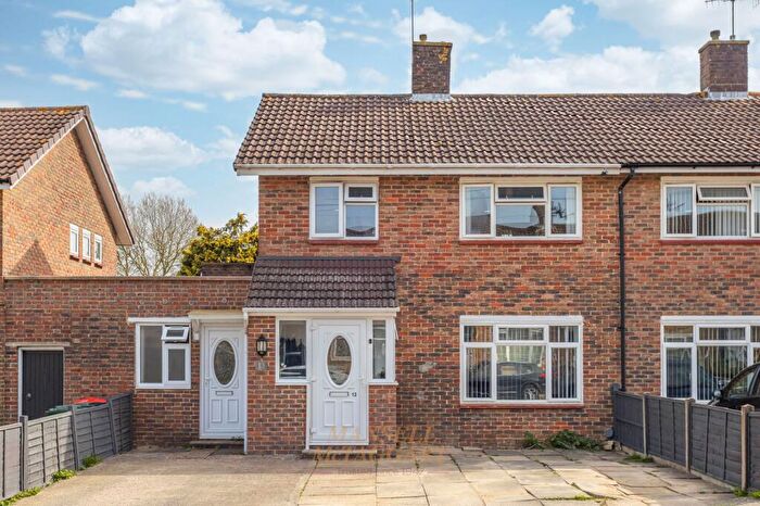 4 Bedroom Semi-Detached House For Sale In Oxford Road, Crawley, RH10