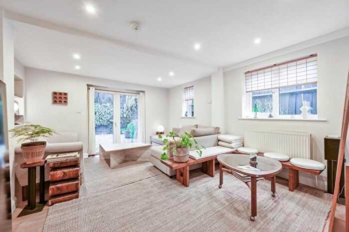 3 Bedroom Bungalow To Rent In Davenport Road, Catford, London, SE6