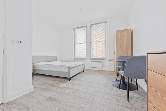 Studio To Rent In Stanwick Road, West Kensington, W14