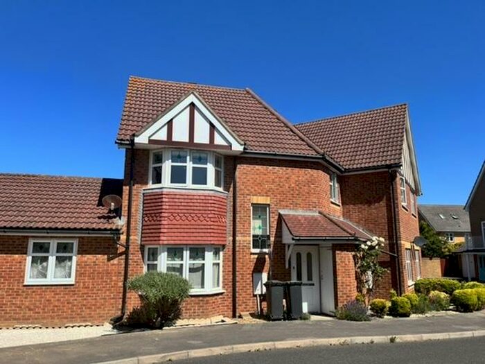 2 Bedroom Apartment To Rent In Westland Drive, Lee-On-The-Solent, Hampshire, PO13