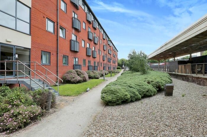 2 Bedroom Flat To Rent In Broad Gauge Way, Wolverhampton, WV10