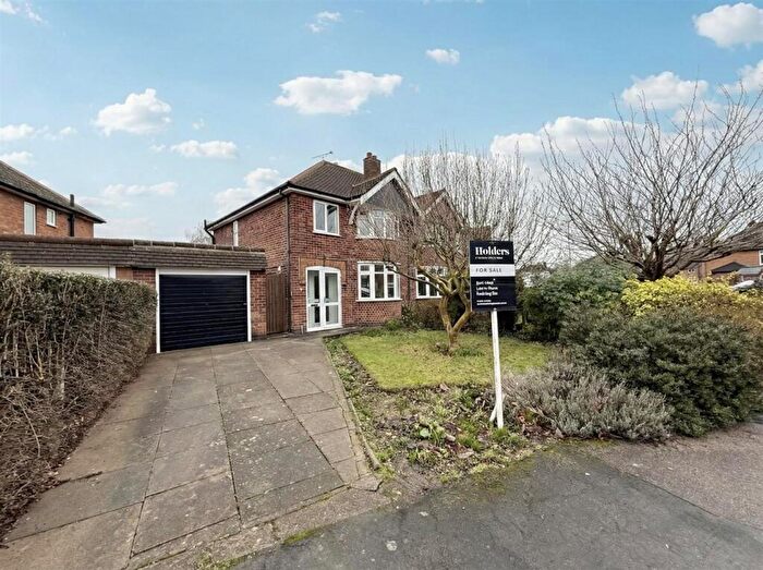 3 Bedroom Semi Detached House For Sale In Queensgate Drive, Birstall, Leicester, LE4