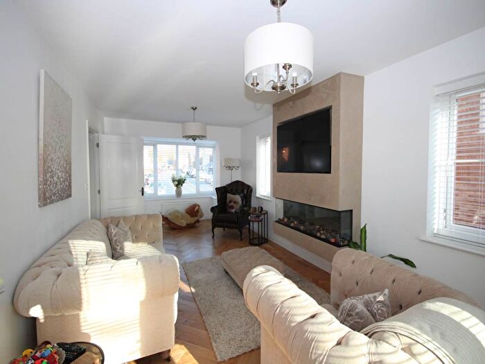 4 Bedroom Detached House For Sale In Rhodfa Sirhywi, Gellihaf, Blackwood, NP12
