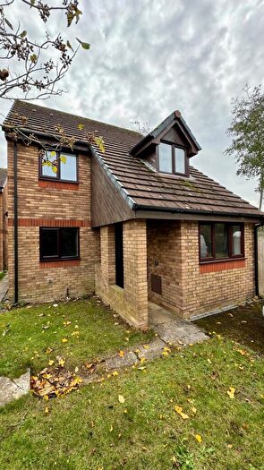 4 Bedroom Detached House To Rent In Kaplan Close, Shenley Lodge, MK5