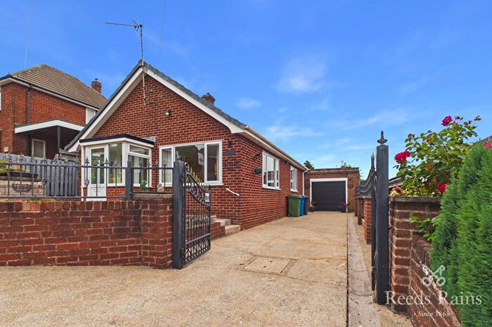 3 Bedroom Bungalow To Rent In Newbridge Street, Old Whittington, Chesterfield, Derbyshire, S41