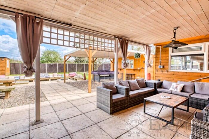 3 Bedroom Detached Bungalow For Sale In Willow Drive, Setchey, King's Lynn, Norfolk, PE33