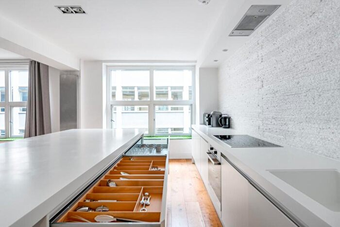 2 Bedroom Apartment To Rent In Northburgh Street, London, EC1V