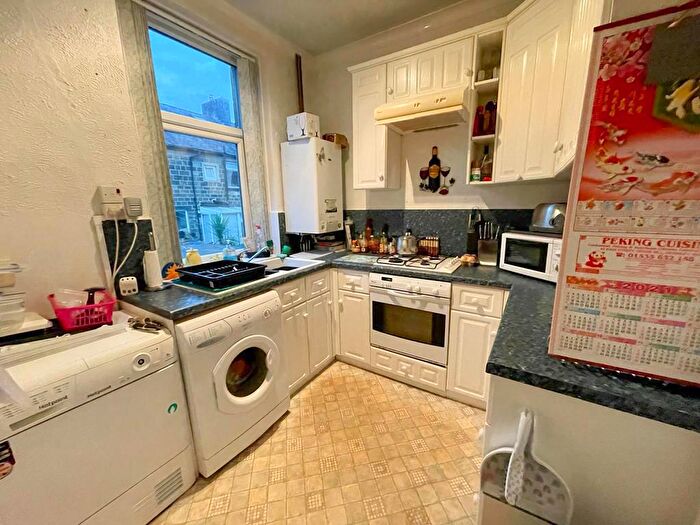 2 Bedroom Terraced House For Sale In Lodge Street, Glusburn, BD20