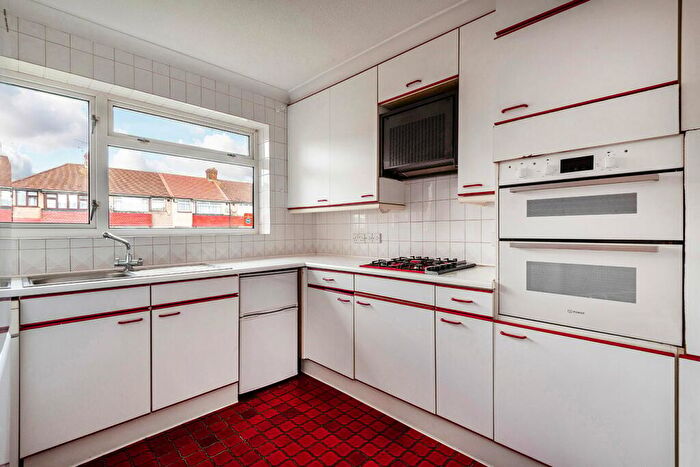 2 Bedroom Detached Bungalow To Rent In Fendyke Road, Belvedere, DA17