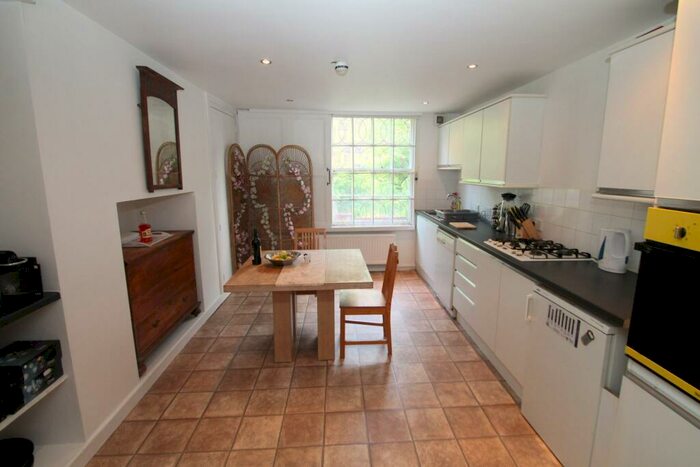 1 Bedroom Flat To Rent In Hyde Park Terrace, Hyde Park, Leeds, LS6