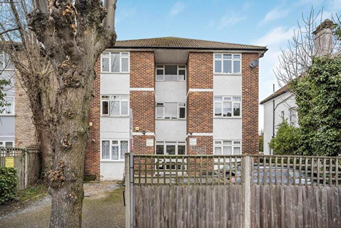 1 Bedroom Flat For Sale In Palmerston Road, Wood Green, N22