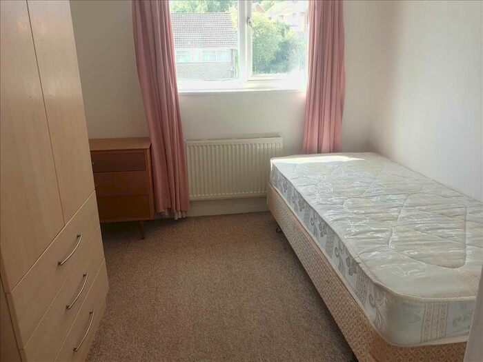 1 Bedroom Property To Rent In Tenterden Drive, Canterbury, CT2