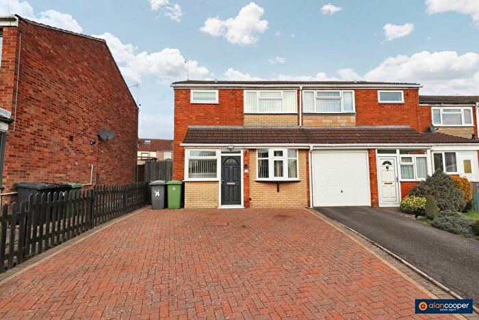 3 Bedroom End Of Terrace House For Sale In Joseph Luckman Road, Bedworth, CV12